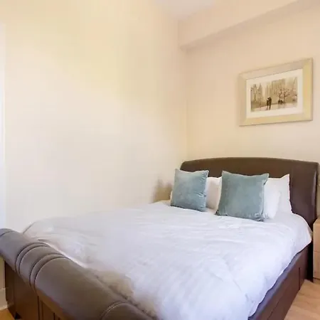 Historic 20 Minutes Walk To Princes St Edinburgh