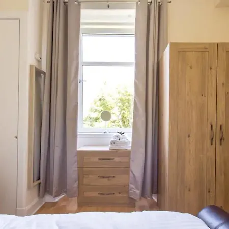 Historic 20 Minutes Walk To Princes St Edinburgh