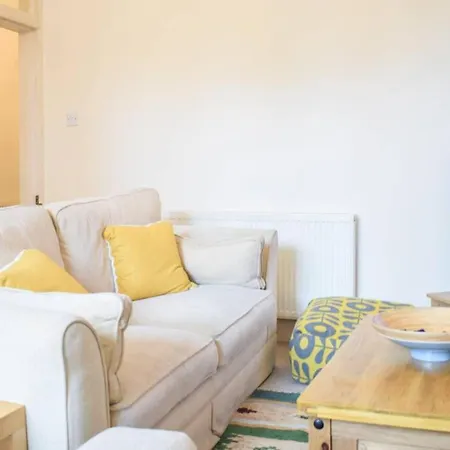 Lovely Sunny 2 Bed Coast Apartmán *