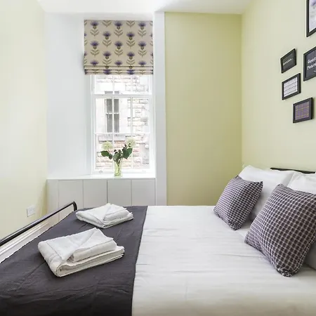 Lägenhet Luxury Royal Mile Retreat Edinburg