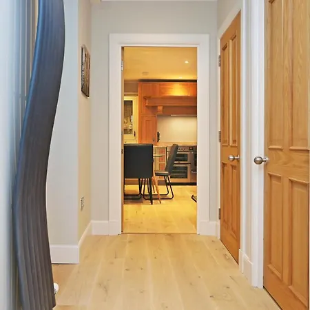 Joivy Modern And Airy Flat On The Historic Royal Mile