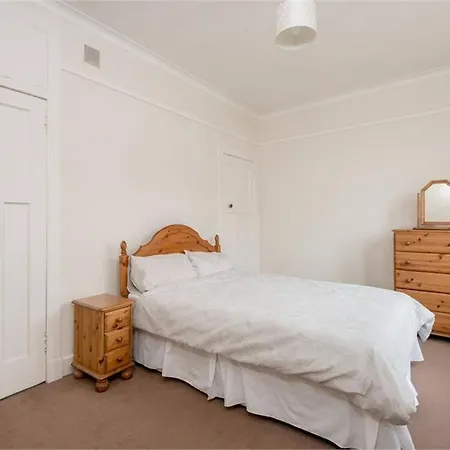 Homestay To Rent Walking Distance To Edinburgh's City Centre Edinburgh