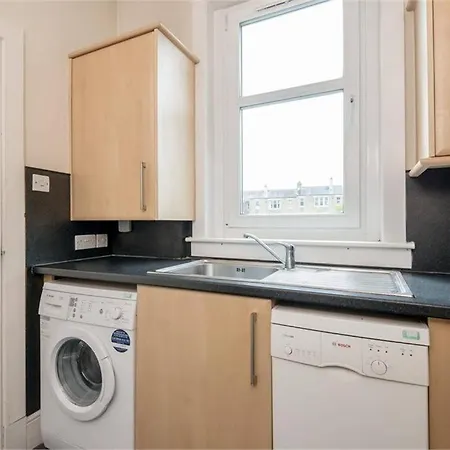 To Rent Walking Distance To Edinburgh's City Centre *