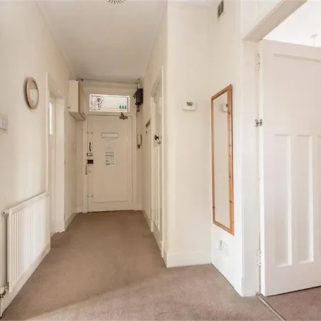 Homestay To Rent Walking Distance To Edinburgh's City Centre *