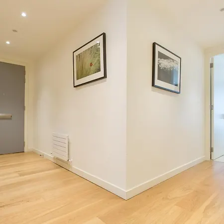 Quartermile Retreat With Parking *
