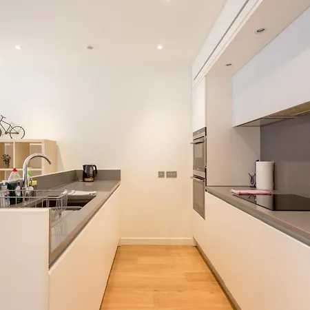 Apartment Quartermile Retreat With Parking Edinburgh