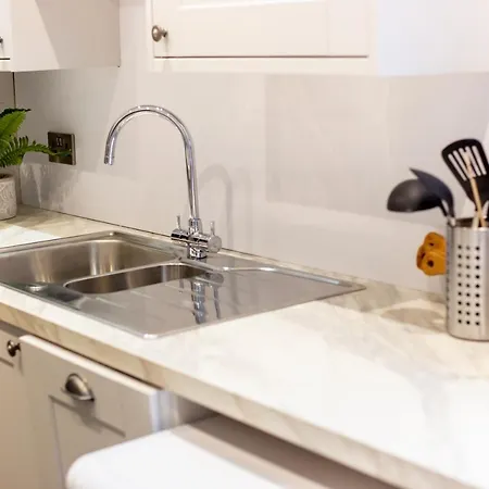 The Bruntsfield Apartment *