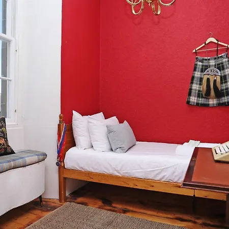 Joivy Iconic Colorful On The Royal Mile Apartment *