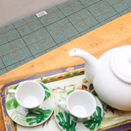 Apartment Joivy Iconic Colorful On The Royal Mile