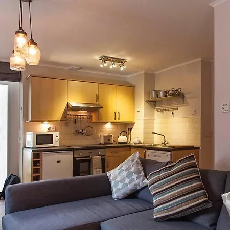 Ground Floor, 1 Bedroom With Double Bed * Edinburgh