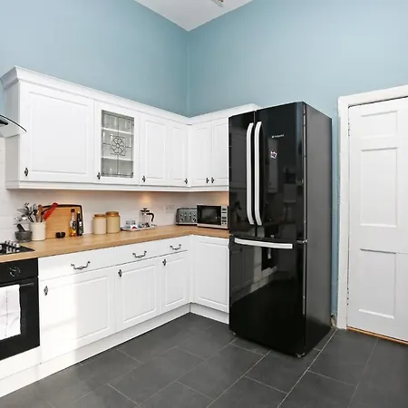 Joivy Delightful 3-bed Flat Near Inverleith Park Apartment *