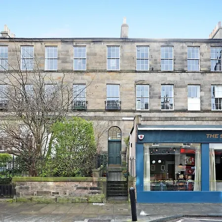 Joivy Delightful 3-bed Flat Near Inverleith Park * Edynburg