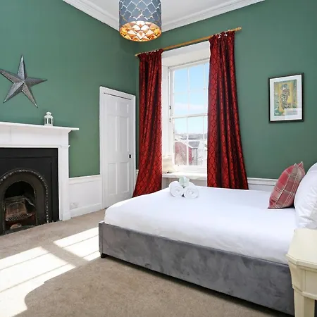 Joivy Delightful 3-bed Flat Near Inverleith Park * Edynburg