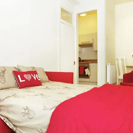 Apartment Cosy Haven With Free Wifi And Ps3 - Half A Mile From Holyrood Palace And Arthur Seat! Edinburgh