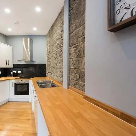 Castle Apt, Modern, Апартаменты Эдинбург