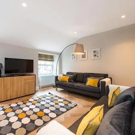 Centre, Newly Refurbished Stylish Edinburgh