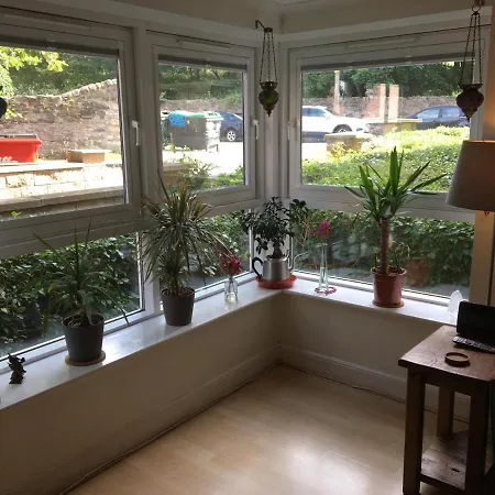 Apartament Holyrood Park *