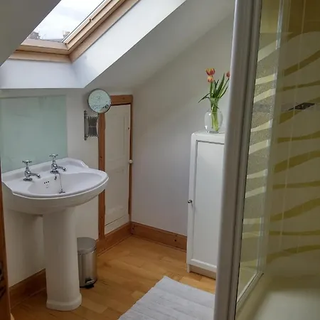 Beautiful Bright Colony Holiday home *