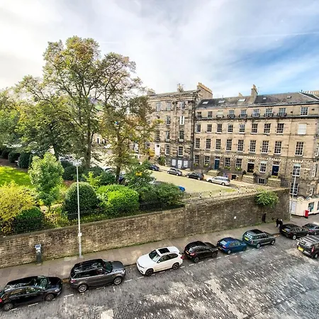 Joivy Bright & Spacious In Stockbridge Daire *