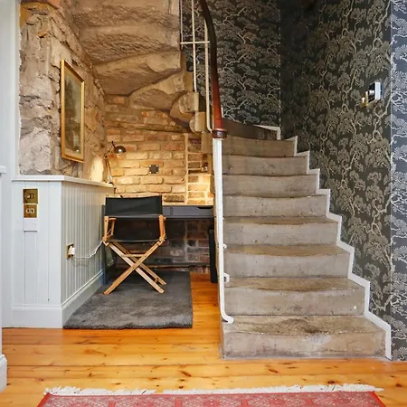 Altido Authentic & Luxurious 2-story Apt With Garden