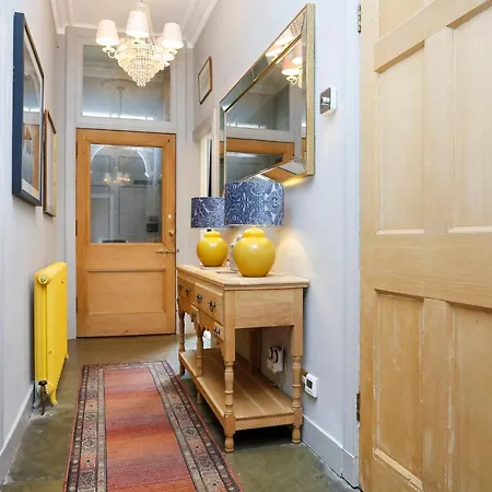 Altido Authentic & Luxurious 2-story Apt With Garden * Edinburgh