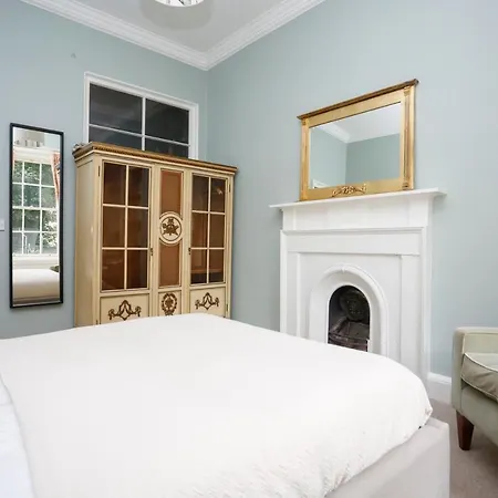 Altido Authentic & Luxurious 2-story Apt With Garden