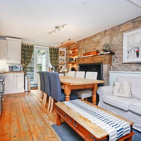Altido Authentic & Luxurious 2-story Apt With Garden * Edinburgh