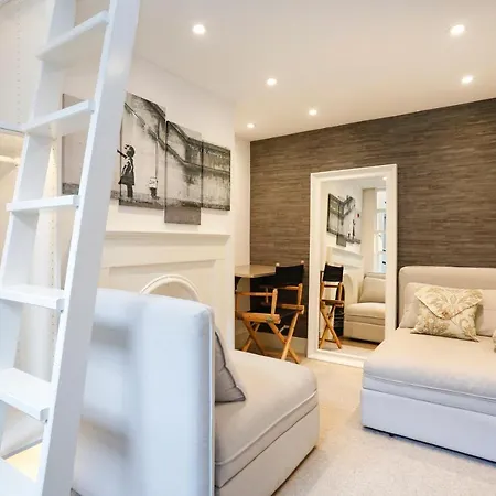 Altido Authentic & Luxurious 2-story Apt With Garden