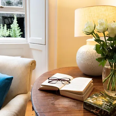 Apartament Number 10 In The New Town Edynburg