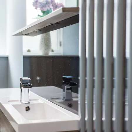 Castle Apt, Modern, *