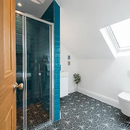 Centre, Newly Refurbished Stylish Edinburgh