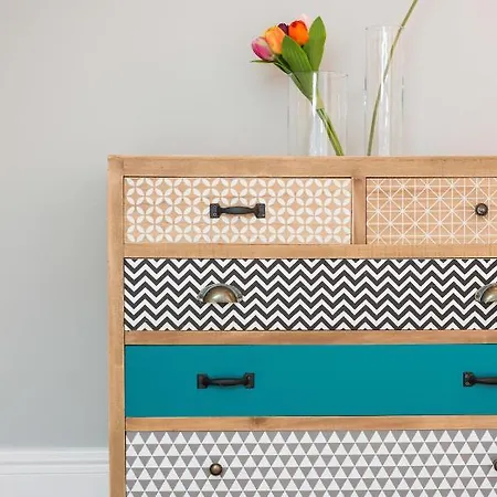 Centre, Newly Refurbished Stylish شقة