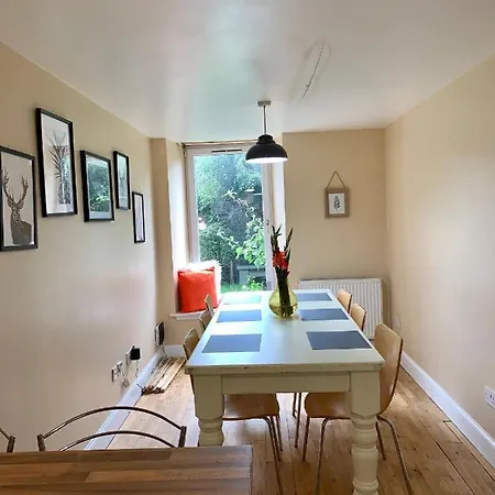 Charming 5-bed In * Edinburgh