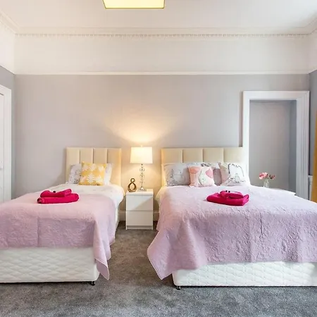 Stunning 2-bed In Apartament