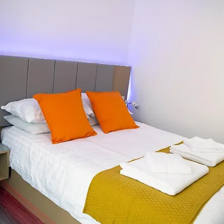 Crosskeys 双金匙公寓 *