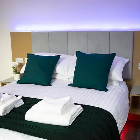 Crosskeys 双金匙公寓 *