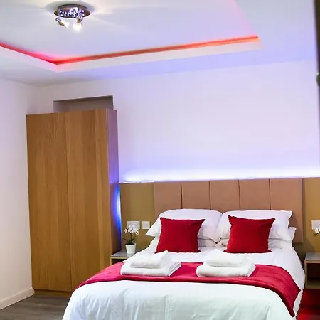Aparthotel Crosskeys 双金匙公寓 *