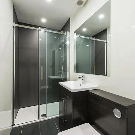 Centre, 5 Star Ground Floor