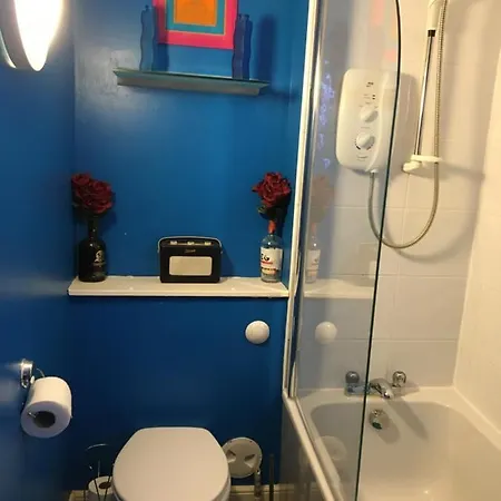 Holyrood Park Daire *