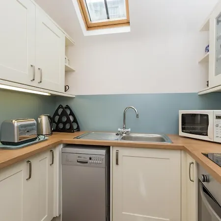 Gloucester Lane - Central Mews Holiday home *