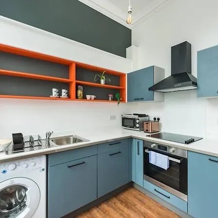 Newly Refurbished Centre Chic Pad Lägenhet