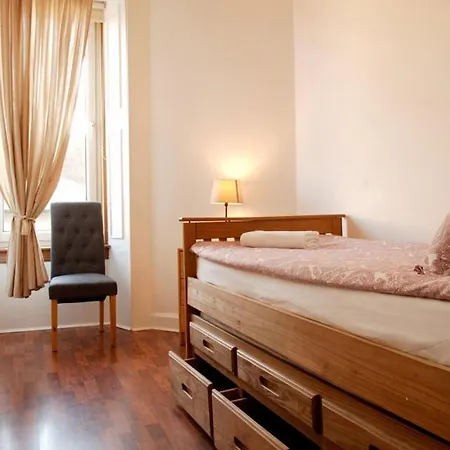 Pitt Street Apartment Beautiful Spacious Apartment Free Parking And Free Sanitizer Apartment