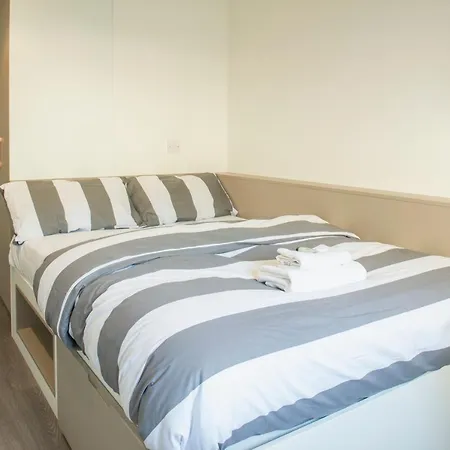 En Suite Rooms & Studios, Edinburgh City Centre - Sk 3* Эдинбург