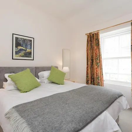 Gloucester Lane - Central Mews Holiday home