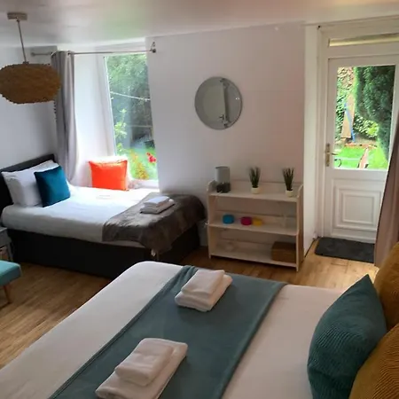 Apartment Charming 5-bed In Edinburgh