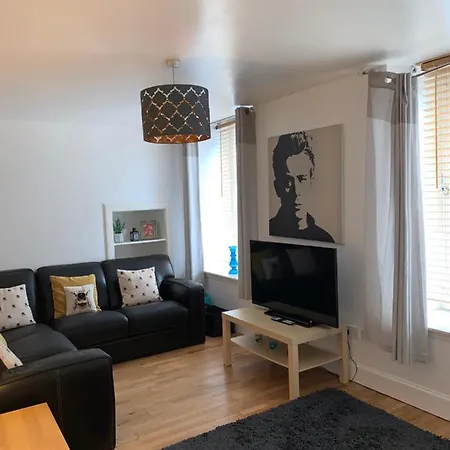 Charming 5-bed In Edinburgh