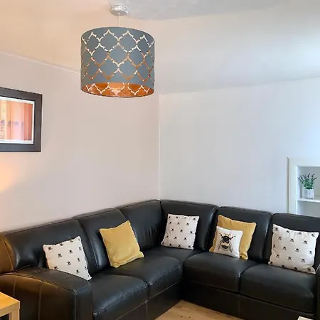 Charming 5-bed In Apartment Edinburgh