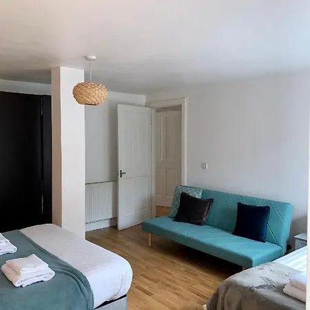 Apartment Charming 5-bed In