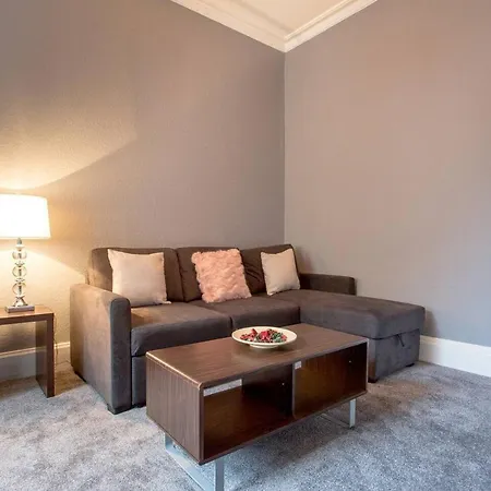 Stunning 2-bed In شقة