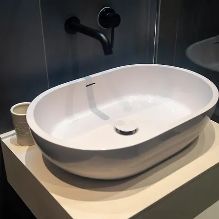 Apartman Hamilton Place - Beautiful And With Private Entrance Sleeps 4 *